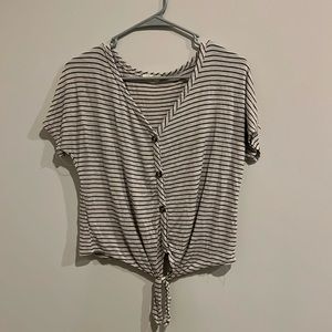 Button down knot cropped tshirt